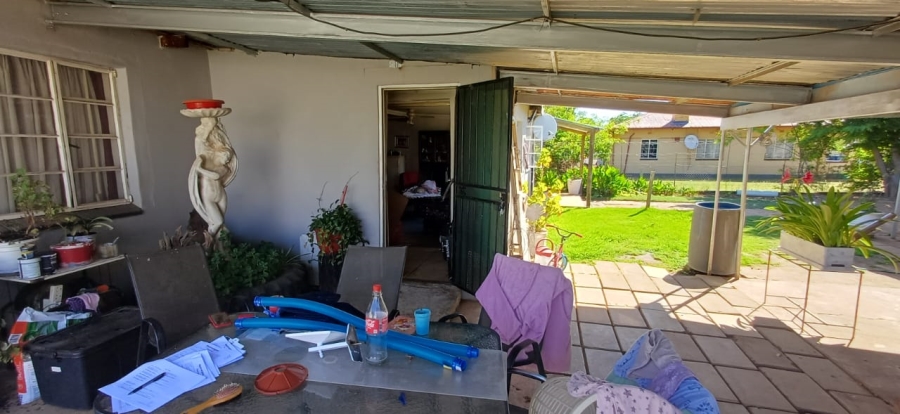 6 Bedroom Property for Sale in Freemanville North West